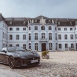 貧乏人に共感したら貧乏になるメカニズム